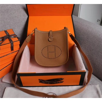 ★新入荷★HERMES エルメス Evelyne MINI エヴリン ミニ ショルダーバッグ 斜めかけ H069426CKCI ★新入荷★HERMES エルメス Evelyne MINI エヴリン ミニ ショルダーバッグ 斜めかけ H069426CKCI