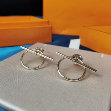 Hermes エルメス ・スタッドピアス イヤリング