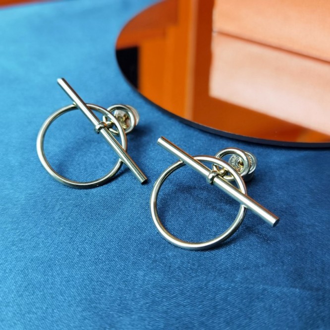 Hermes エルメス ・スタッドピアス イヤリング