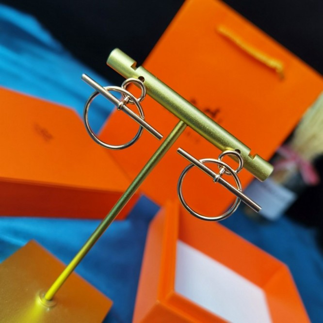 Hermes エルメス ・スタッドピアス イヤリング