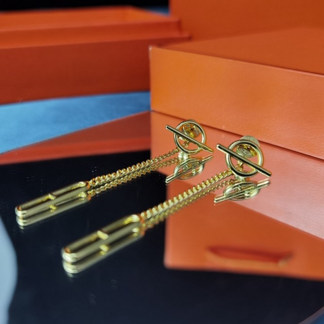 Hermes エルメス ・スタッドピアス イヤリング