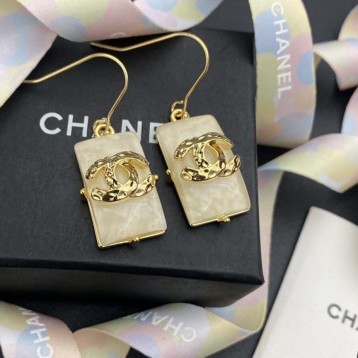 Chanel・ シャネルスタッドピアス イヤリング