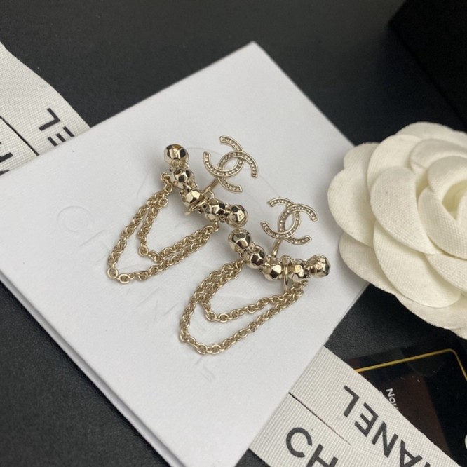 Chanel・ シャネルスタッドピアス イヤリング