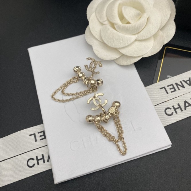 Chanel・ シャネルスタッドピアス イヤリング