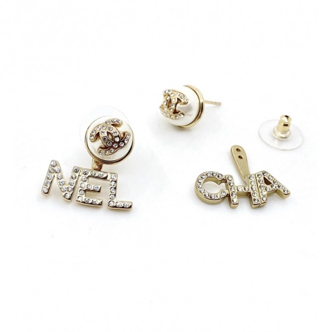 Chanel・ シャネルスタッドピアス イヤリング