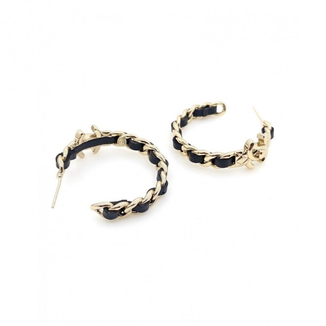 Chanel・ シャネルスタッドピアス イヤリング