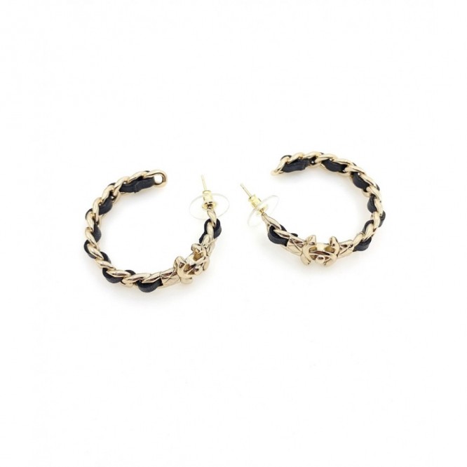 Chanel・ シャネルスタッドピアス イヤリング