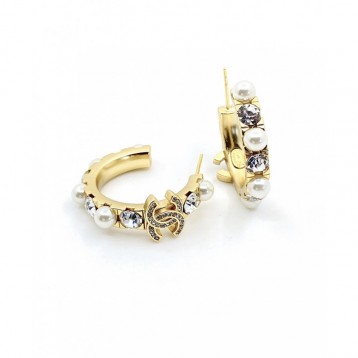 Chanel・ シャネルスタッドピアス イヤリング Chanel・ シャネルスタッドピアス イヤリング