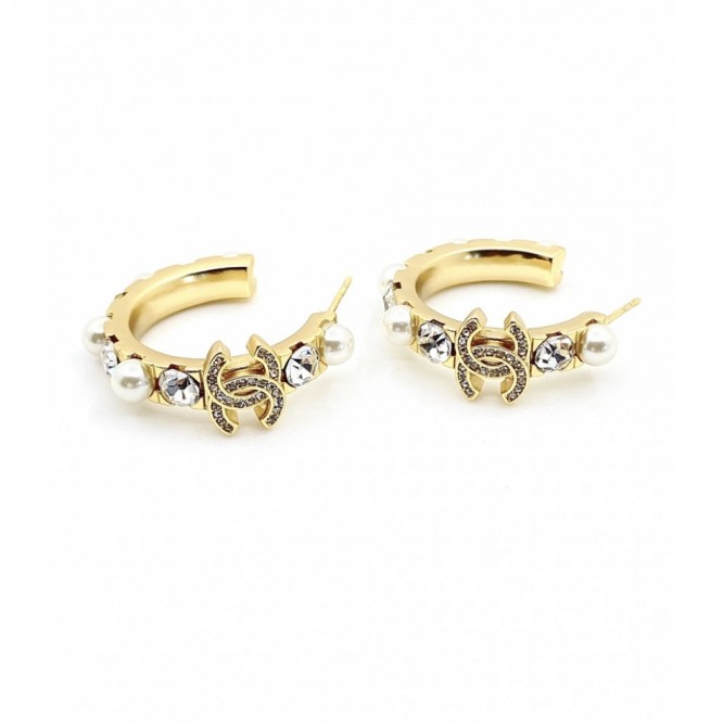Chanel・ シャネルスタッドピアス イヤリング