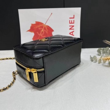 【CHANEL】 フラップバッグ ラムスキン ク 【CHANEL】 フラップバッグ ラムスキン ク