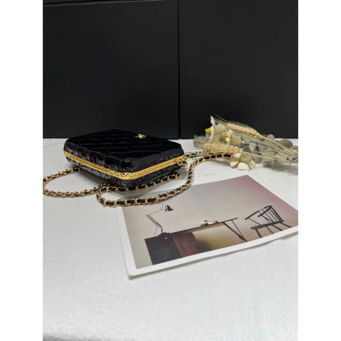 【CHANEL】 フラップバッグ ラムスキン ク