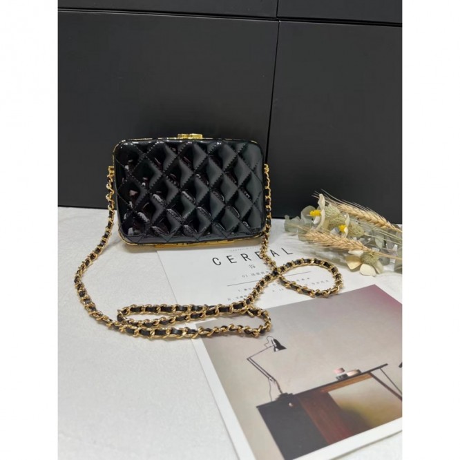 【CHANEL】 フラップバッグ ラムスキン ク