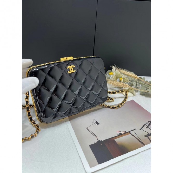 【CHANEL】 フラップバッグ ラムスキン ク