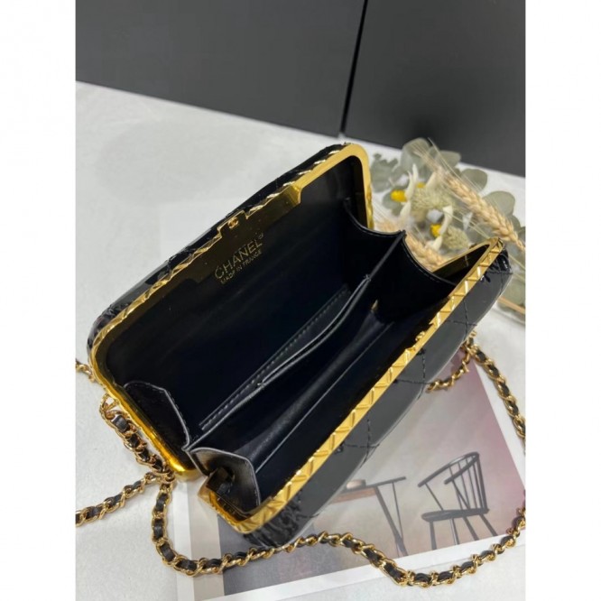 【CHANEL】 フラップバッグ ラムスキン ク