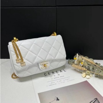 【CHANEL】 フラップバッグ ラムスキン ク