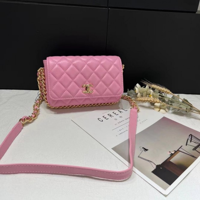 【CHANEL】 フラップバッグ ラムスキン ク