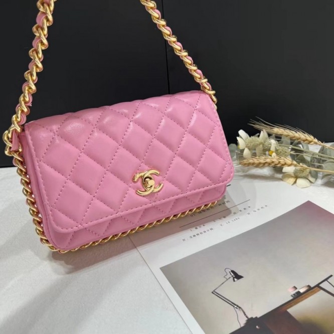 【CHANEL】 フラップバッグ ラムスキン ク