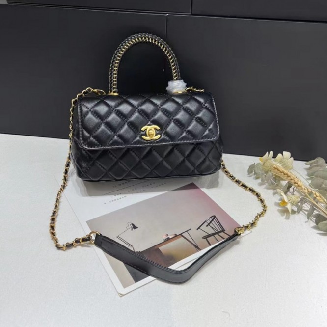 【CHANEL】 フラップバッグ ラムスキン ク