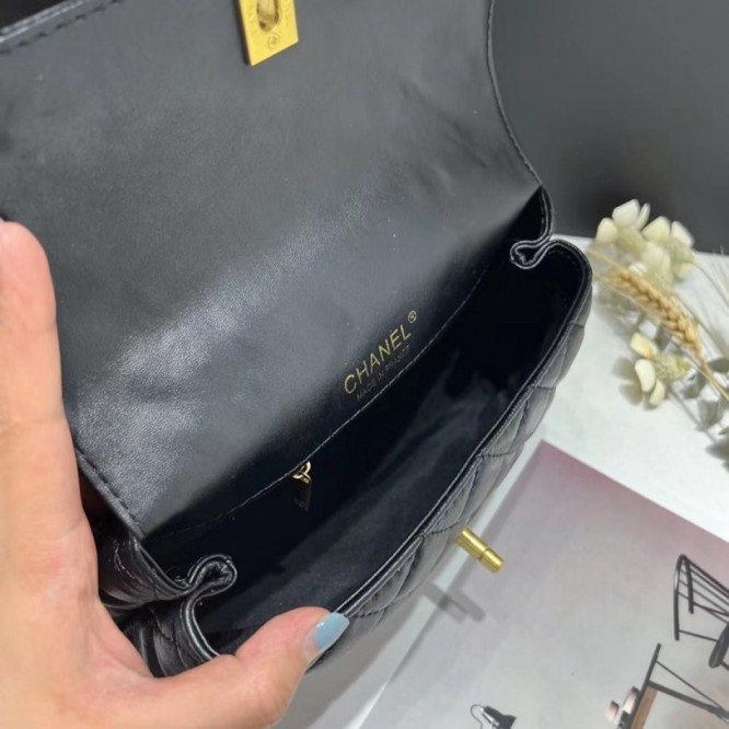 【CHANEL】 フラップバッグ ラムスキン ク