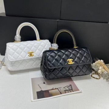 【CHANEL】 フラップバッグ ラムスキン ク
