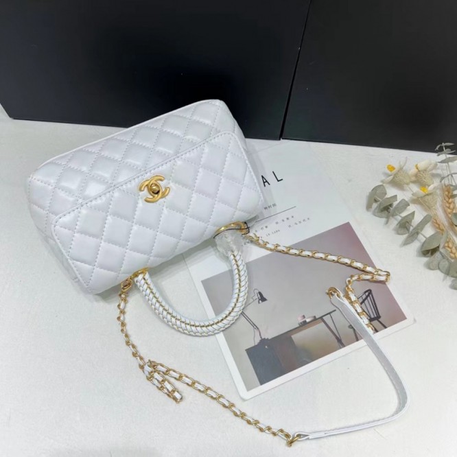 【CHANEL】 フラップバッグ ラムスキン ク