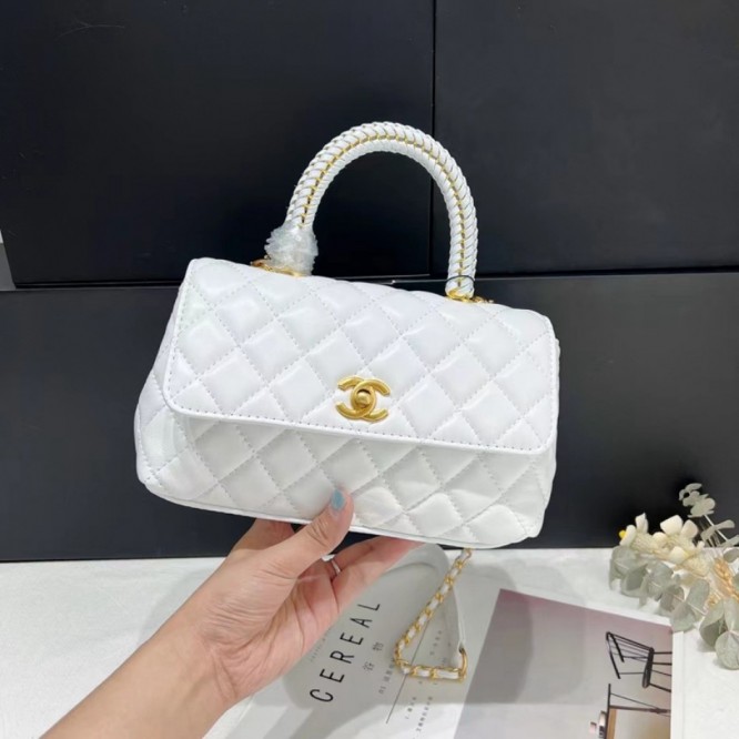 【CHANEL】 フラップバッグ ラムスキン ク