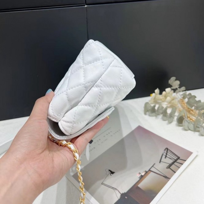 【CHANEL】 フラップバッグ ラムスキン ク