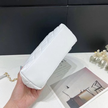 【CHANEL】 フラップバッグ ラムスキン ク