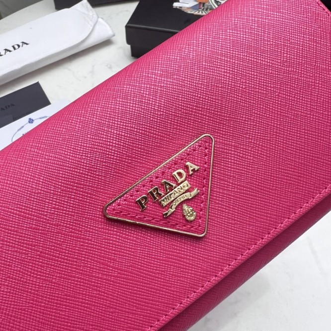Pradaレザー コンチネンタルウォレット 財布 折財布