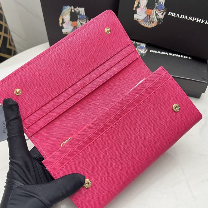 Pradaレザー コンチネンタルウォレット 財布 折財布
