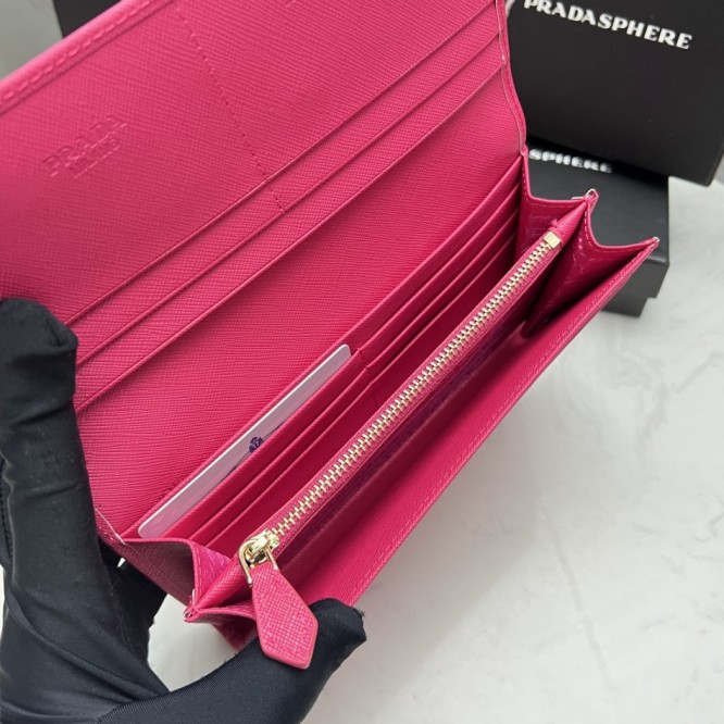 Pradaレザー コンチネンタルウォレット 財布 折財布