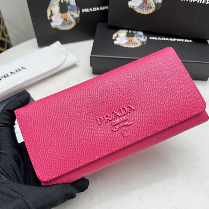 Pradaレザー コンチネンタルウォレット 財布 折財布