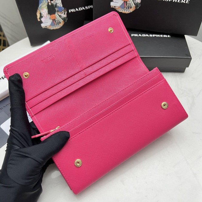 Pradaレザー コンチネンタルウォレット 財布 折財布