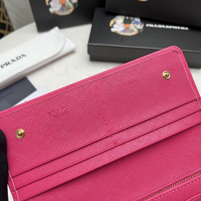 Pradaレザー コンチネンタルウォレット 財布 折財布