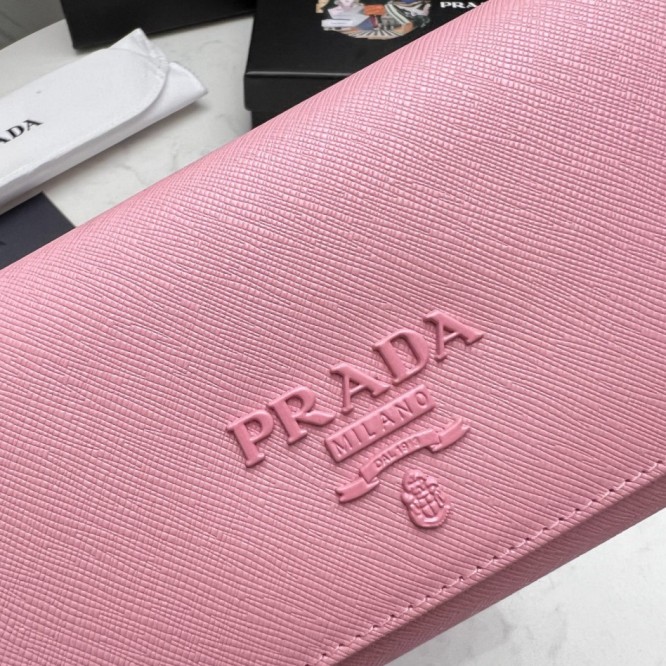 Pradaレザー コンチネンタルウォレット 財布 折財布