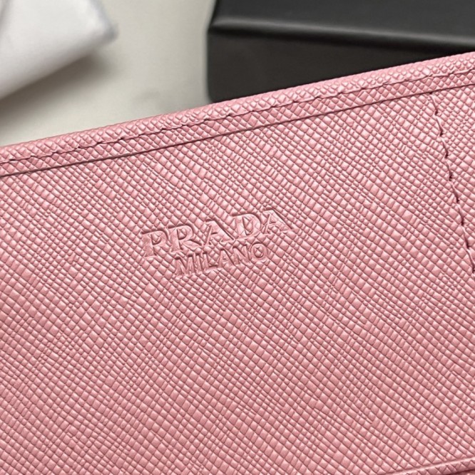Pradaレザー コンチネンタルウォレット 財布 折財布