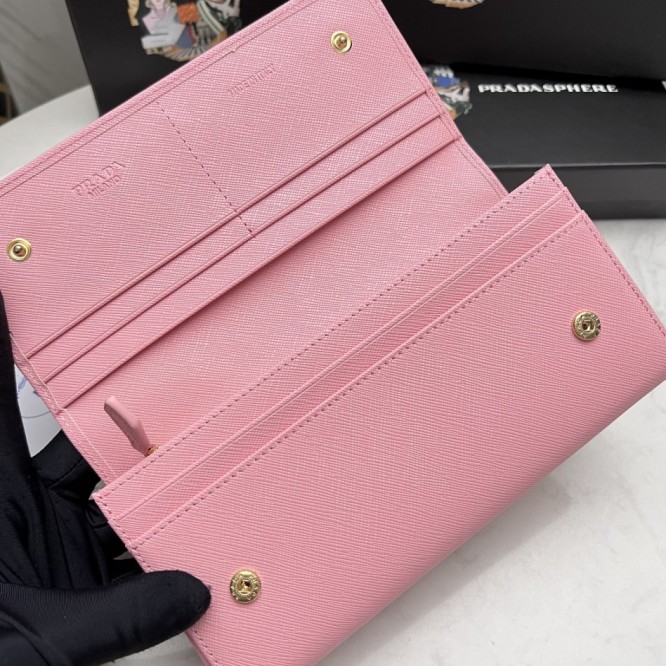 Pradaレザー コンチネンタルウォレット 財布 折財布