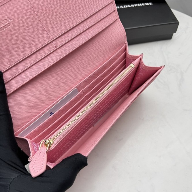 Pradaレザー コンチネンタルウォレット 財布 折財布