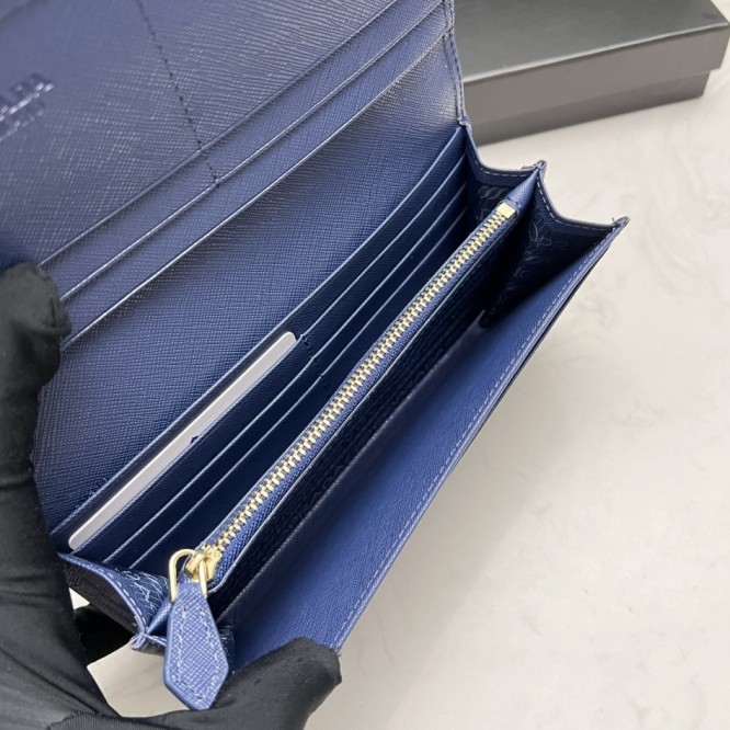 Pradaレザー コンチネンタルウォレット 財布 折財布