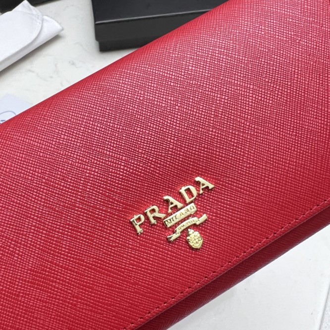 Pradaレザー コンチネンタルウォレット 財布 折財布