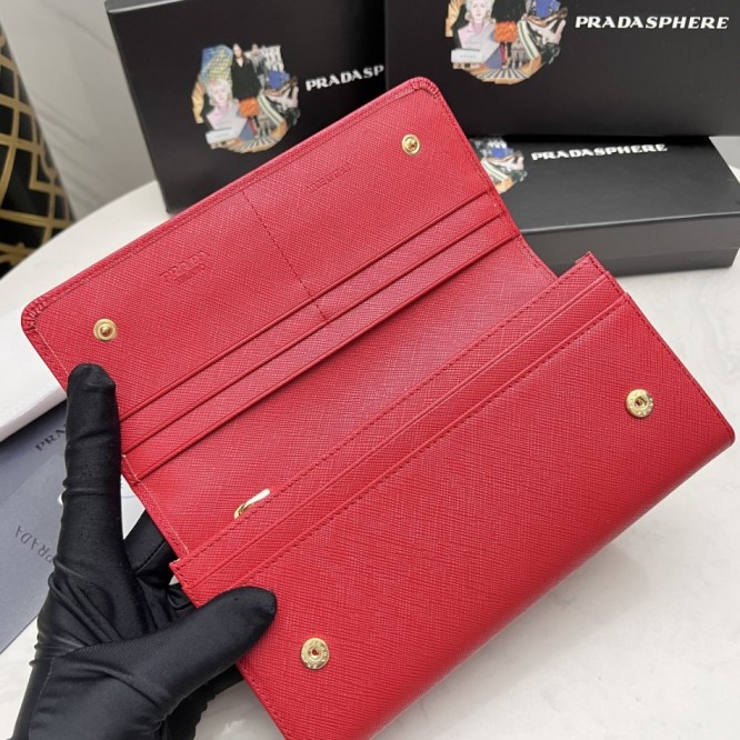 Pradaレザー コンチネンタルウォレット 財布 折財布