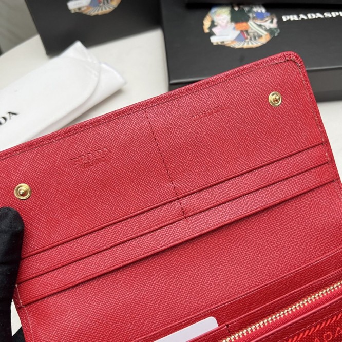 Pradaレザー コンチネンタルウォレット 財布 折財布
