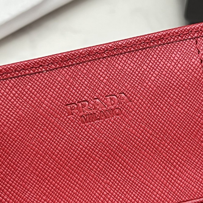 Pradaレザー コンチネンタルウォレット 財布 折財布