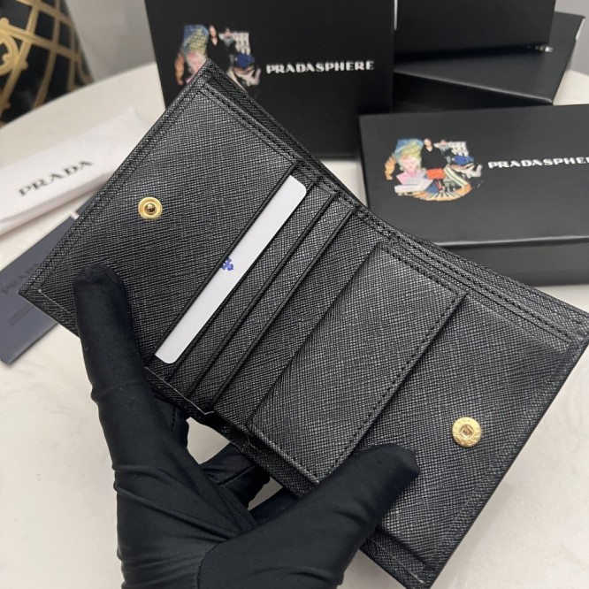 PRADA プラダ サフィアーノ 二つ折り財布