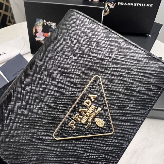 PRADA プラダ サフィアーノ 二つ折り財布