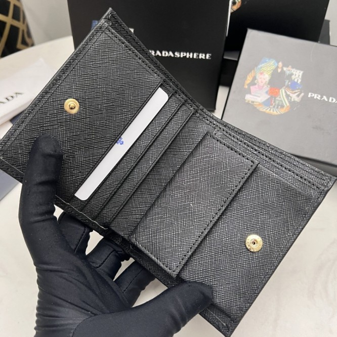 PRADA プラダ サフィアーノ 二つ折り財布