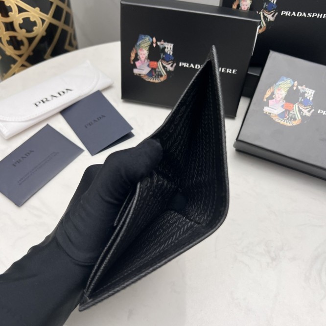 PRADA プラダ サフィアーノ 二つ折り財布
