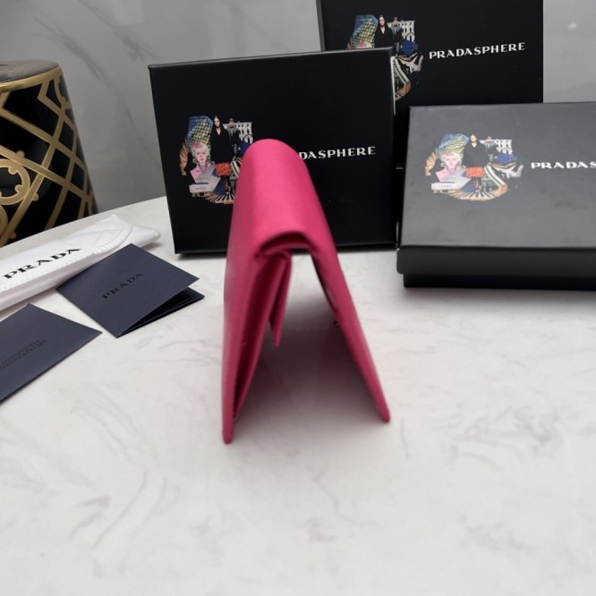 PRADA プラダ サフィアーノ 二つ折り財布