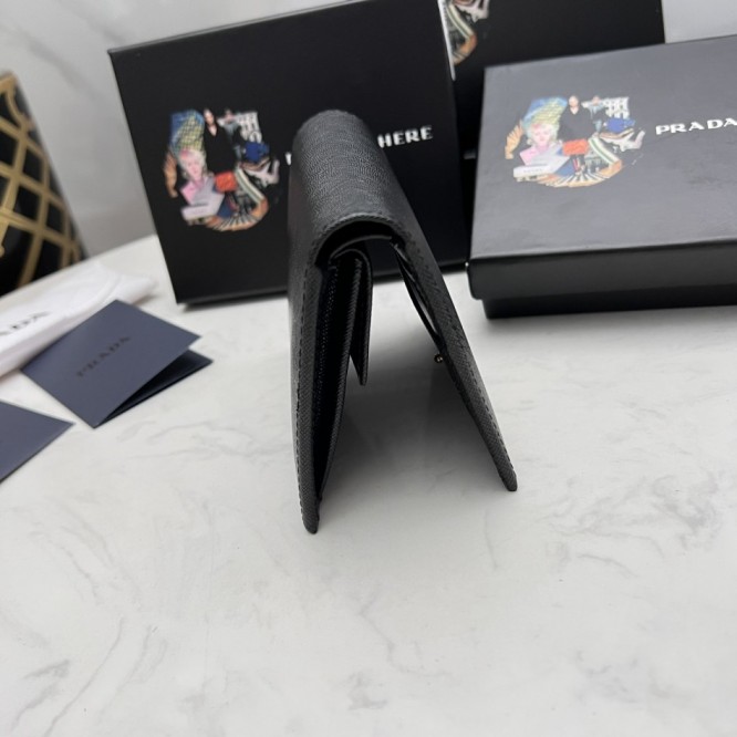 PRADA プラダ サフィアーノ 二つ折り財布