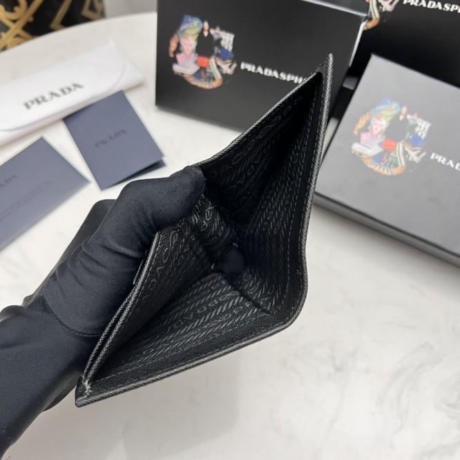 PRADA プラダ サフィアーノ 二つ折り財布